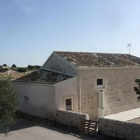 Alloggio per agriturismo Antico Carrubo